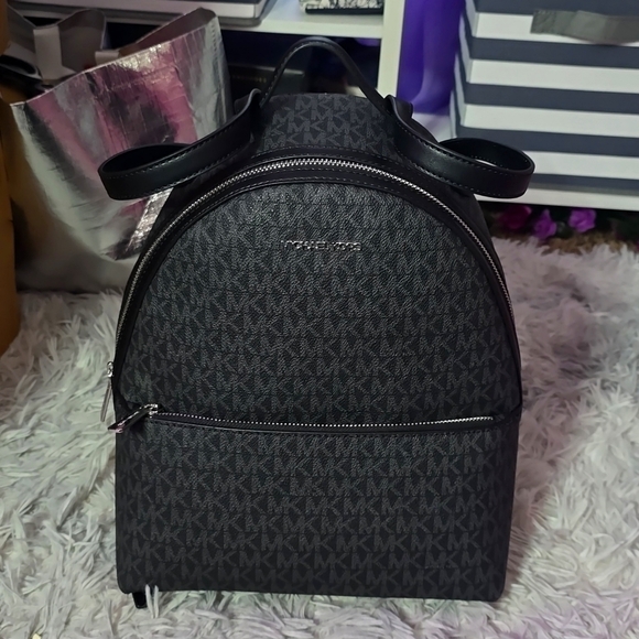 Michael Kors Sheila Backpack In Black NWTS! - Picture 1 of 5
